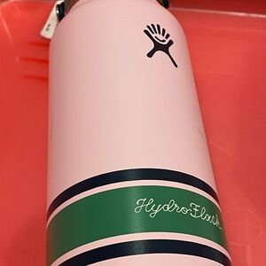 Hydro Flask Limited Edition Pink with Blue Handle